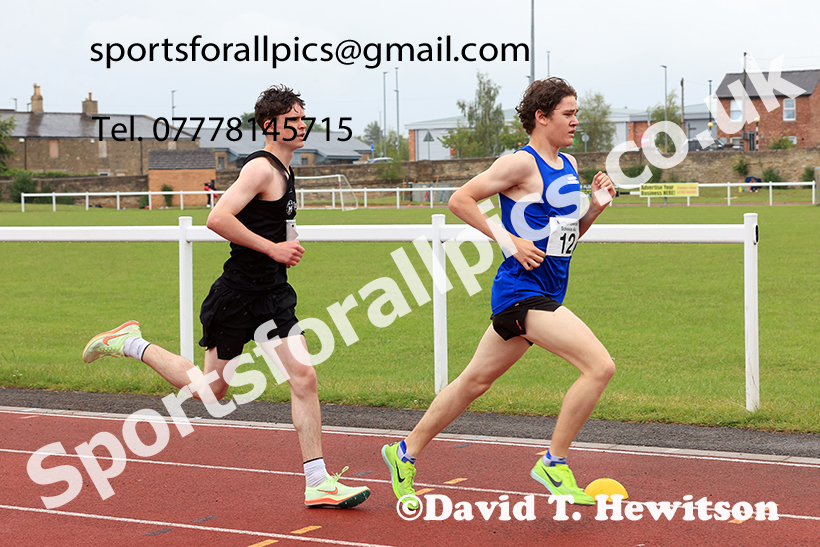 Girls 1500 metres, 2025 Northumberland Schools Track and Fields, Wentworth, Hexham. Photo: David T. Hewitson/Sports for All Pics